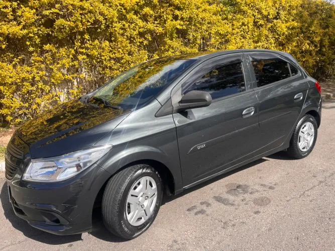 Chevrolet Onix JOY Hatch 1.0 8V Flex Mec. 4P 2018