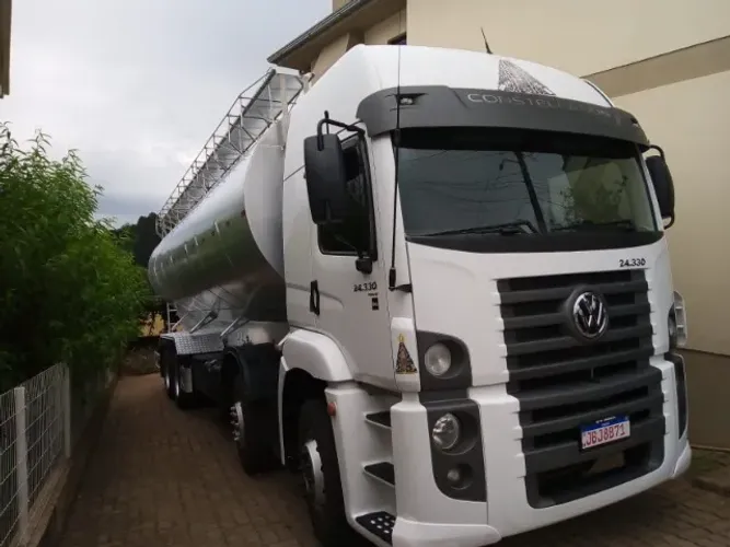 Vende-se caminhão 24330