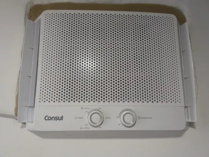 Ar condicionado de Janela Consul 7.500 BTUs Frio Mecânico. 220v.