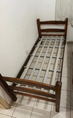Cama solteiro madeira maciça