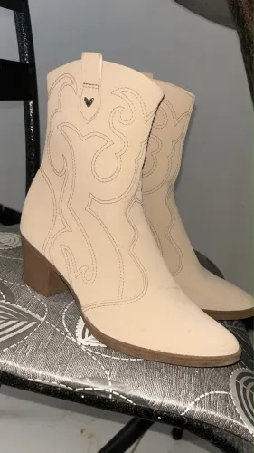 Vende bota em lagarto