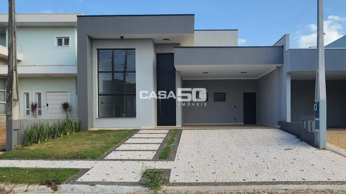 Casa térrea à venda no Condomínio Terras do Fontanário em Paulínia/SP.