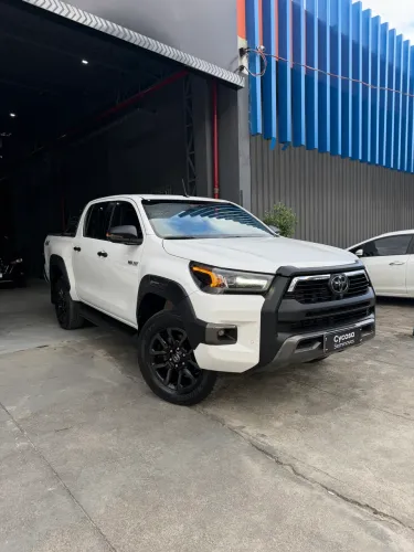 Toyota Hilux CD Conquest 4X4 2.8 Die.aut 2024