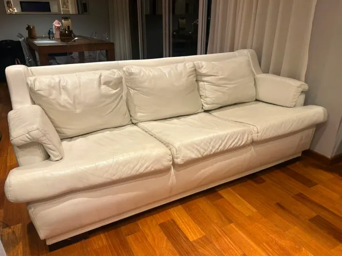 Sofá de 4 lugares de couro