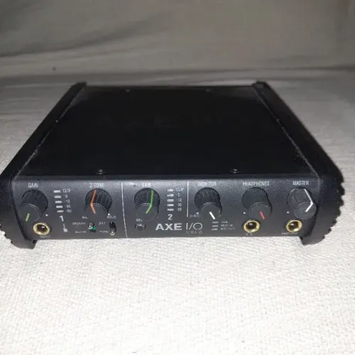 IK Multimedia Axe IO solo c/ Tonex Guitarworld choice 2022