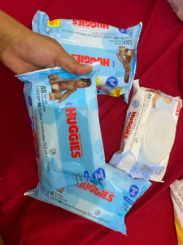 4 pacotes lenço umedecidos Huggies 