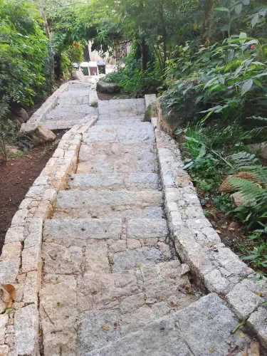 Muros de pedra e detonação