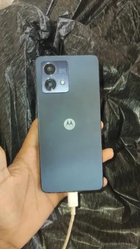 Moto g84 