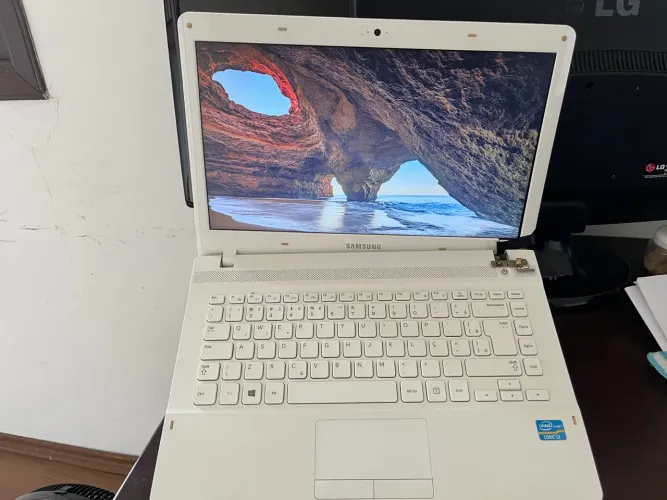 Notebook Samsung - Core i3 - 8GB - 500 GB - Branco