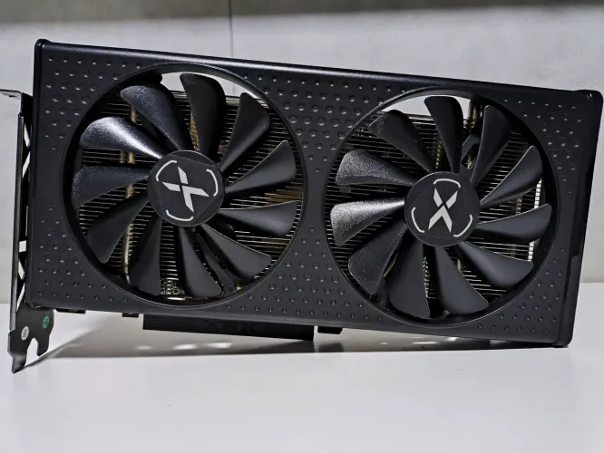 Placa de vídeo XFX RX 6650 XT 8GB