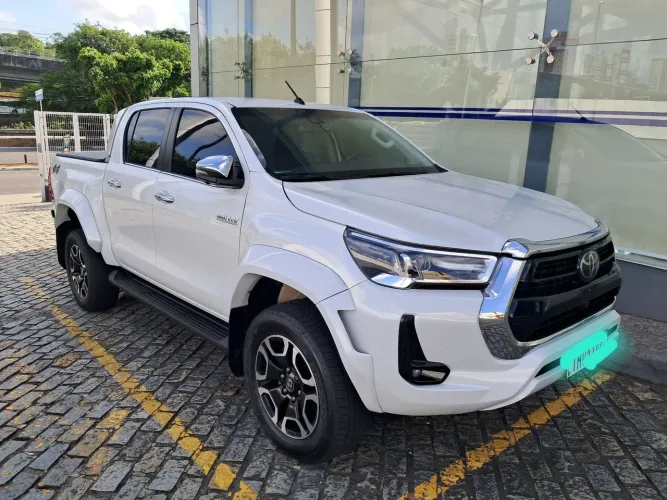 Toyota Hilux CD SRX Plus 4X4 2.8 TDI Die. Aut. 2026
