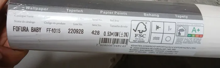 Papel de parede com adesivo