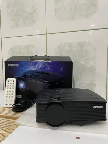 Projetor LED PJ-Q80 da Exbom