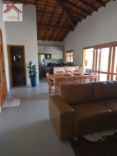 Casa em Condomínio Village da Serra, 3 Dorms, à Venda