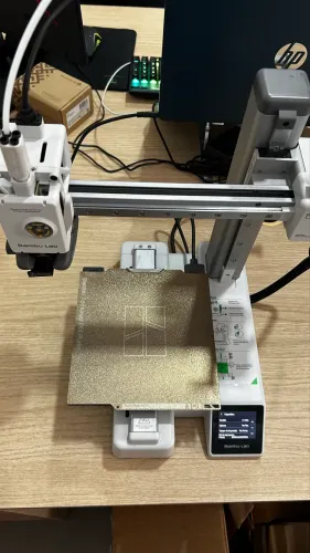 Bambu Lab A1 Mini com apenas 166h de uso