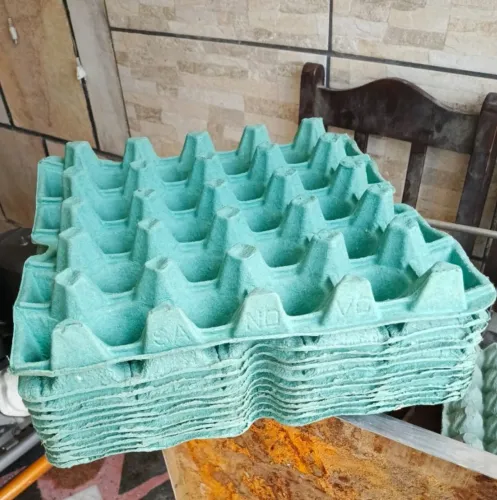 2000 cartelas de papelão de ovo.35,00 o cento
