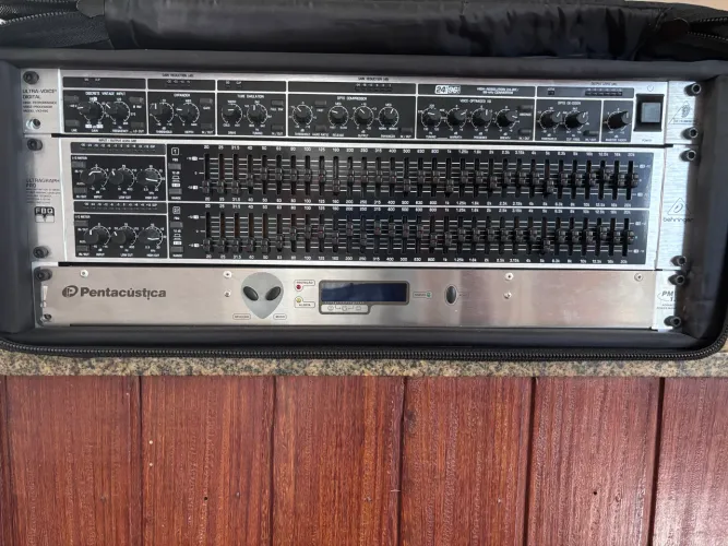 Equalizador Behringer Ultragraph Pro FBQ-3102 HD
