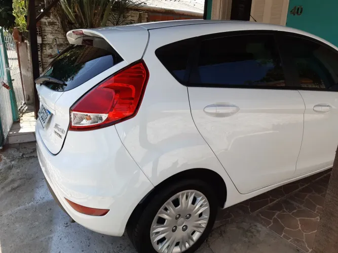 Ford Fiesta 1.5 16V Flex Mec. 5P 2014