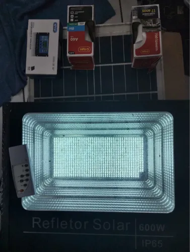 Refletor luminária led 600w e placa solar luz branco