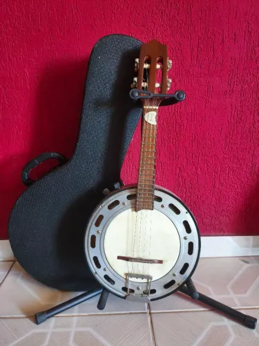 Banjo +Estojo em excelente estado 