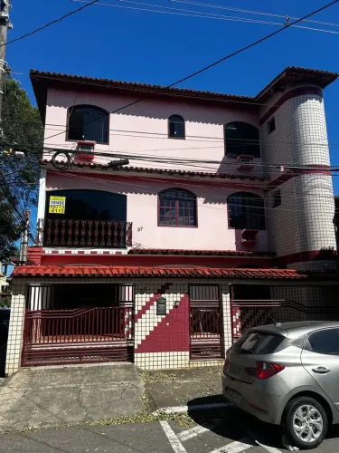 Bairro Republica 3 Casas com Entradas Independentes 9 Quartos 4 Vagas Casa de Esquina Sol 
