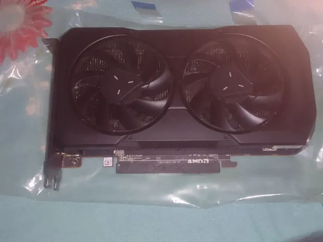 RX 7600 founder