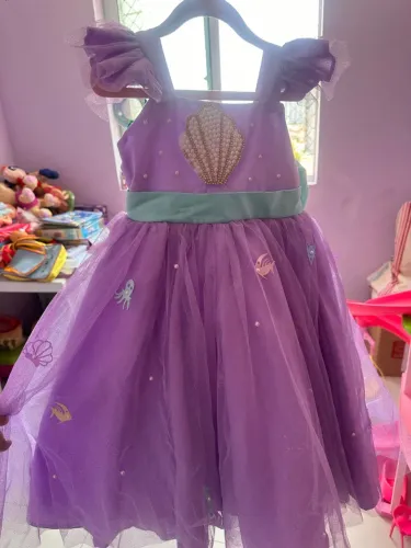 Vendo vestido seminovo com tema SEREIA