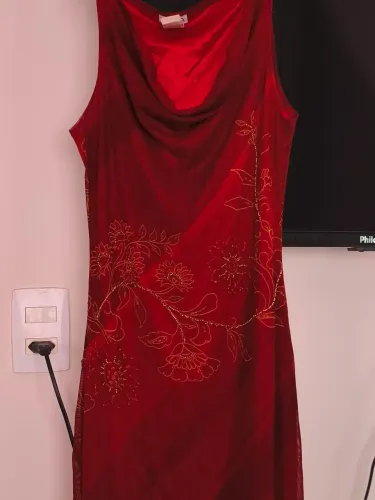 Lindo vestido vermelho,bordado veste 36 ao 40