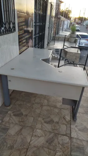 Vendo mesa para escritório ou clínica