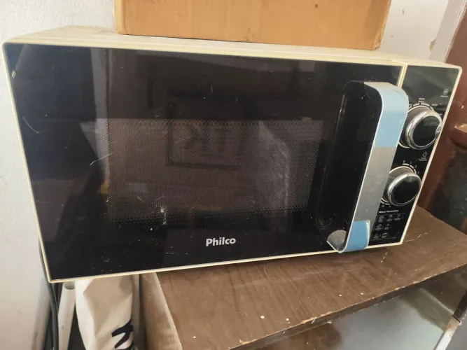 VENDO MICROONDAS SOMENTE PARA RETIRAR PEÇAS 