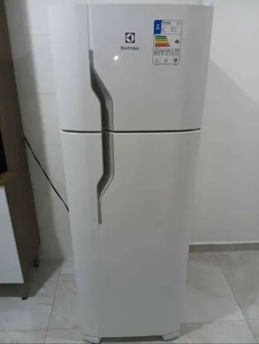 Geladeira semi nova 