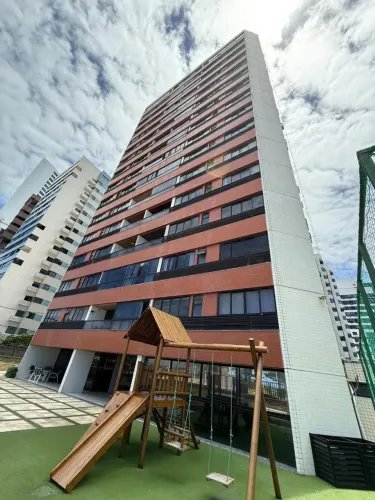 Na avenida boa viagem, com 139m, 3 quartos, sendo 2 suítes (suíte master com 2 banheiros),