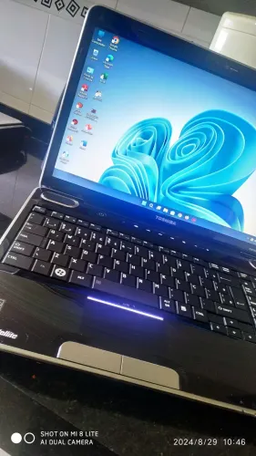 Notebook satélite Toshiba bem conservado 
