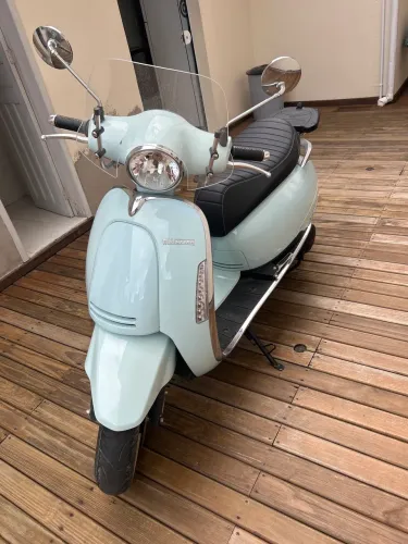 Vespa Azul Motorino