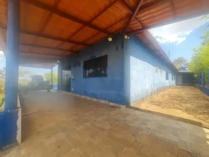 LINDO RANCHO NO CONDOMINIO ESTÂNCIA CANAÂ NO CORUMBA 4
