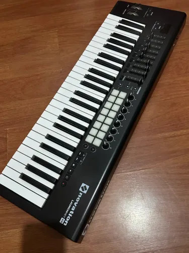Novation Launchkey49
