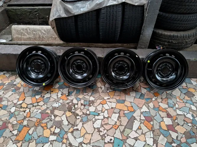 Jogo de rodas de ferro aro 14/4 furos originais Ford Ka Fiesta Courier e outros