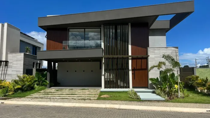Casa no Fabergé com 4 suítes e piscina | Projeto assinado por Flavio Monteiro
