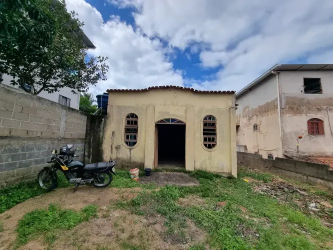INVESTIMENTO COM POTENCIAL: Terreno Ideal para o Seu Projeto dos Sonhos!