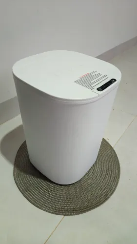 Lixeira inteligente com sensor de movimento