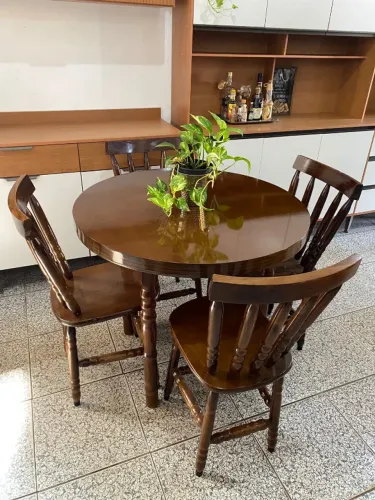 Mesa de Jantar com 4 Cadeiras de Madeira Nova , Entrego