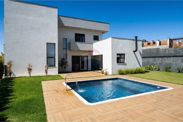 Casa Alto Padrão à venda com 3 suítes no Residencial Lagos de Jarinu - Jarinu-SP.