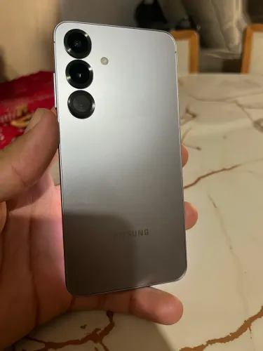 S25 ZERO 256 GB R$2.550 pra vender logo