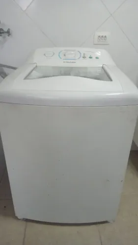 Vendo Maquina de lavar Electrolux 12 quilos. Funcionando perfeitamente.