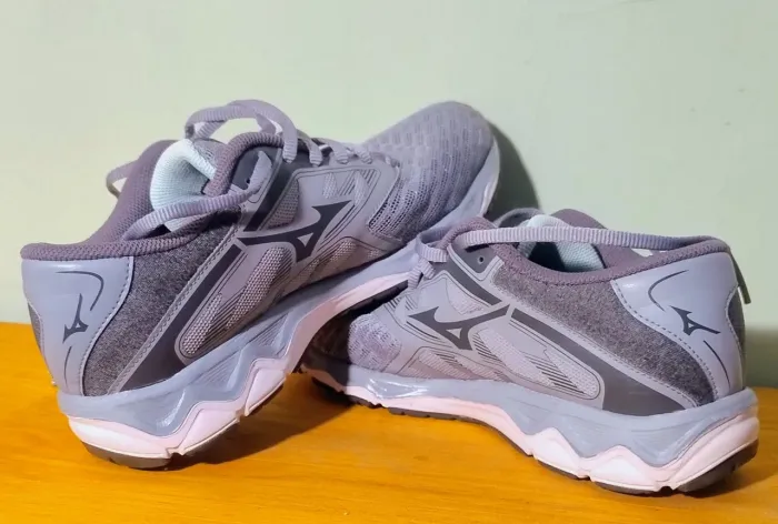 Tênis Mizuno Wave Falcon 2 - Tam 35