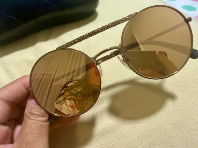 Óculos Chanel edição limitada, sem avaria. Peça de colecionador. 