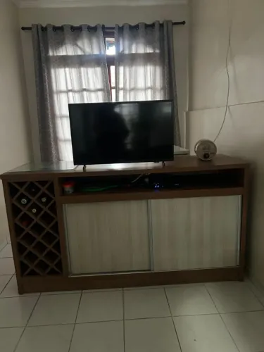 Armário / Rack para Sala com Espaço para Bebidas e Vinhos
