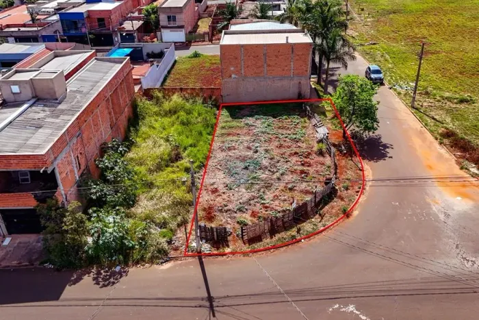 Terreno à venda de esquina com 250,00 m² Jardim Myriam em Araras/SP