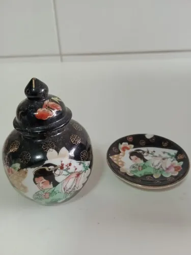 Vasinho porcelana chinesa com prato para colecionador