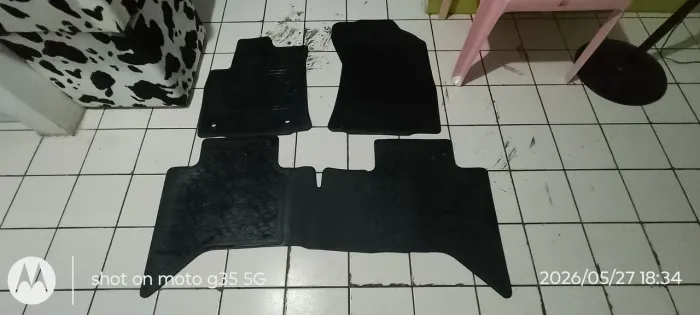 Tapete original da Toyota Hilux